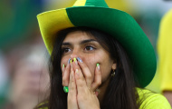 CĐV Brazil khóc nức nở khi đội nhà thua trận