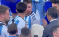 Messi khó chịu với 'Thánh rắc muối'