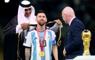 Qatar lên tiếng về chiếc áo choàng đen của Messi