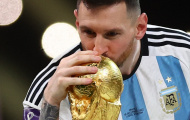 Có một cuộc tranh luận đã khép lại khi Messi nâng cúp vàng World Cup
