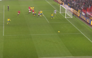 Pha dàn xếp phạt góc ấn tượng của MU