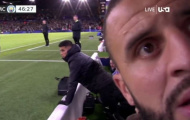 Kyle Walker bẻ camera tại sân Elland Road