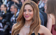 Shakira đá xoáy Pique trong lời chúc năm mới