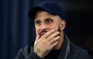 Kyle Walker khiến đồng đội tái mặt với pha ném biên uy lực