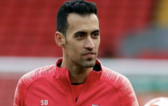 Busquets đứng trước ngã ba đường