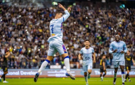 Ronaldo đẳng cấp, hành hạ hàng thủ PSG trong ngày hội ngộ Messi