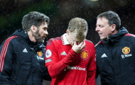 HLV Ten Hag gây bất ngờ với Van de Beek