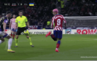 CĐV trầm trồ trước bàn thắng và pha kiến tạo bằng gót của Griezmann