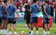Erik ten Hag khiến các sao MU xúc động mạnh vì món quà bất ngờ