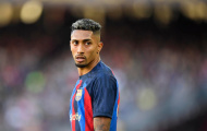 Xavi phá vỡ im lặng về tương lai Raphinha