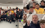 Mourinho bắt học trò chụp hình tập thể sau trận thua