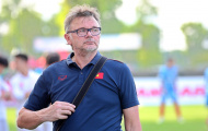 HLV Philippe Troussier tiến sát 'ghế nóng' dẫn dắt tuyển Việt Nam