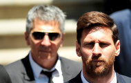 Cha Messi đến Barcelona sau cuộc gặp lãnh đạo PSG