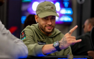 Neymar dự hai giải poker sau khi thua Champions League