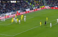 2 cú đá siêu phẩm dội xà khiến Juventus ôm hận