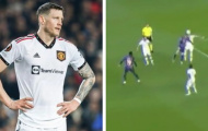 Khoảnh khắc điên rồ xuất hiện trong trận Barca - Man Utd
