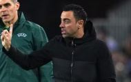 Xavi chỉ ra tình huống Man United thoát được 1 quả penalty