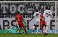 Lãnh thẻ đỏ tai hại, Bayern phơi áo trước Monchengladbach