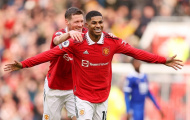 Neville ngả mũ trước Rashford