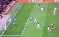 Truyền thông trầm trồ trước bàn thắng bằng gót của Nunez