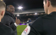Vì sao Patrick Vieira ''pressing'' trọng tài?