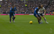 2 nhịp đảo bóng, Kane biến hàng thủ Chelsea trở thành gã hề