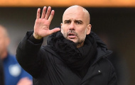 Pep Guardiola… giãy nảy khi nhắc đến cú ăn ba của Man City