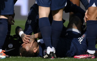 Neymar lên bàn mổ, PSG càng đau đầu