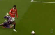Rashford bị chỉ trích sau pha ăn vạ lộ liễu