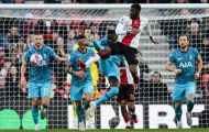 Tottenham hòa đau, Conte phẫn nộ với quyết định bước ngoặt