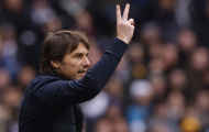 Cầu thủ Tottenham quay lưng với HLV Conte