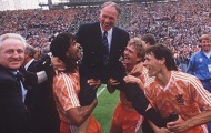 Van Basten bị người thầy cũ lừa dối