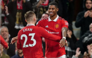 Hai cú hích cùng lúc ập đến Man Utd
