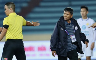 HLV Khánh Hòa: ‘Trọng tài không thể sai lộ liễu thế được’