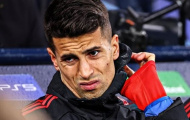 Cancelo hành động đẹp nhưng vẫn bị la ó