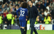 Phơi áo 4 bàn, CĐV Chelsea tìm thấy 'bia đỡ' che đậy sự thảm họa