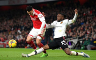 Quá chất lượng! Wan-Bissaka làm tắt điện 5 cầu thủ đẳng cấp mùa này
