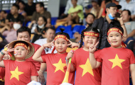 CĐV Việt Nam 'đại náo' sân Prince trong trận mở màn SEA Games