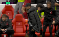HLV Klopp dính chấn thương vì ăn mừng quá 'nhiệt'