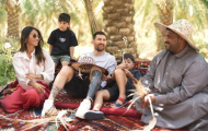 Messi tươi cười trong chuyến đi tới Saudi Arabia