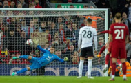 Thắng Fulham, Liverpool áp sát Man United