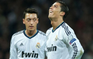 Khen Messi, Ozil bị Ronaldo hủy theo dõi