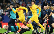 Dàn sao Barca chạy tán loạn vì bị CĐV quá khích truy đuổi