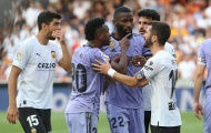Vinicius nhận thẻ đỏ, Real trắng tay trước Valencia