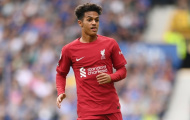 Thần đồng Liverpool bị chỉ trích