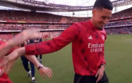 Saliba ngượng ngùng vì tình cảm của CĐV Arsenal