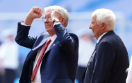 'Lần đầu tiên Sir Alex nở một nụ cười!'