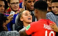 Rashford chia tay bạn gái 10 năm, về khách sạn cùng gái lạ
