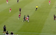 CĐV Arsenal phát cuồng trước khoảnh khắc ma thuật của thần đồng