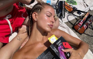 Bạn gái Bartra khoe ngực trần khiến NHM phấn khích
